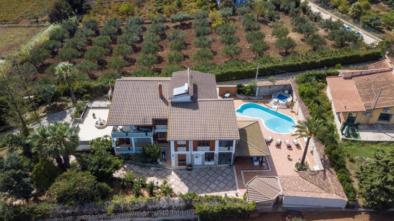 Villa Aversa 카스텔라마레델골포 외부 사진